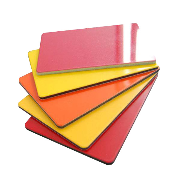 O que torna o painel composto de alumínio com revestimento PE a escolha ideal para revestimento arquitetônico moderno